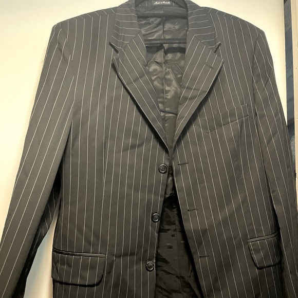 Franco Francesco Men’s Black Pin Striped Suit Size 36 - Picture 1 of 8